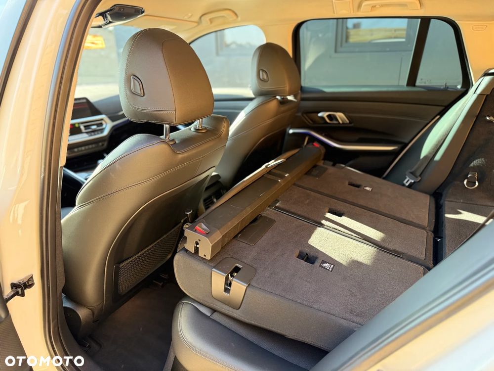 BMW Seria 3 320d xDrive Sport Line Shadow - 27