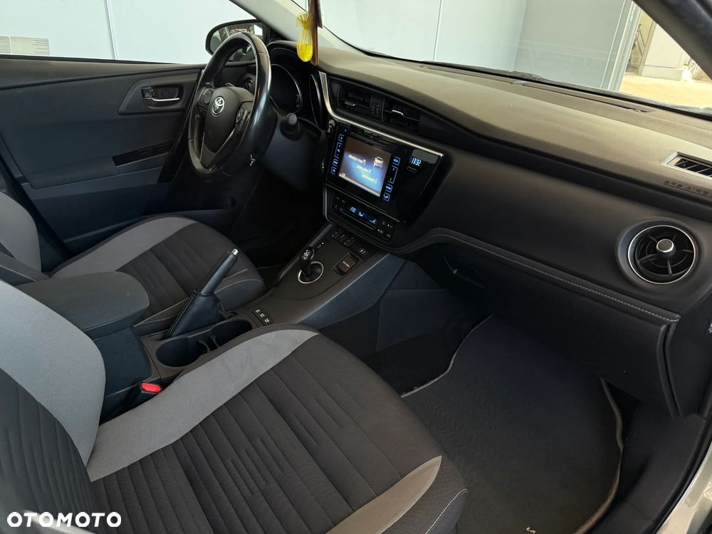 Toyota Auris Hybrid 135 Premium - 26