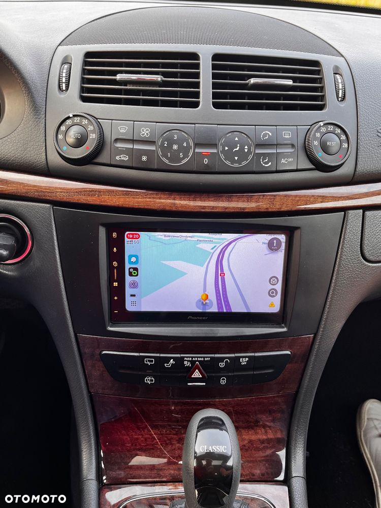 Mercedes-Benz Klasa E 200 T Kompressor Automatik Classic - 24