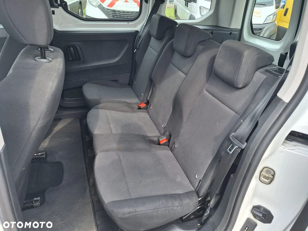 Toyota Proace City Verso 5 osobowy 1,5 diesel - 16