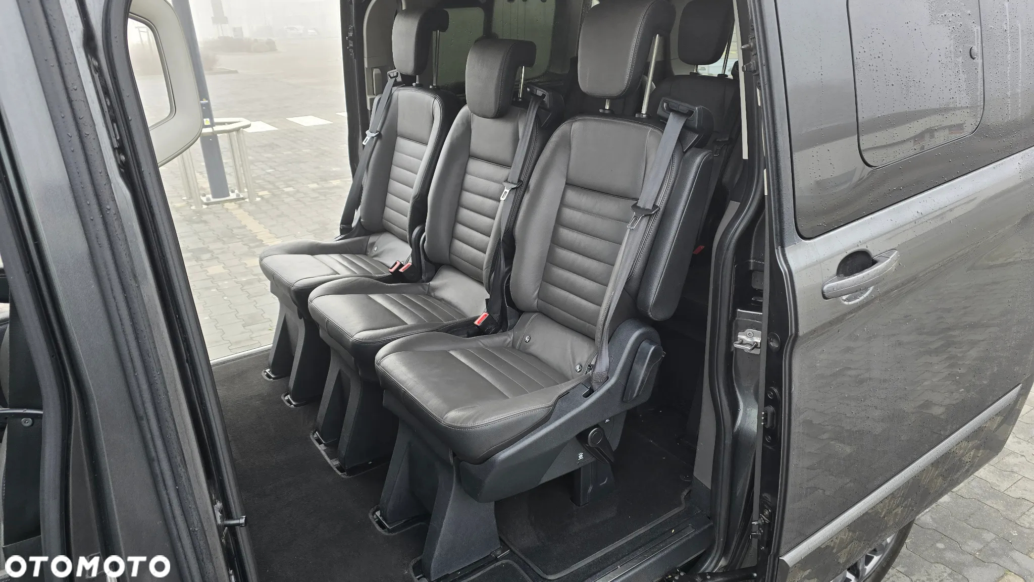 Ford Tourneo Custom - 13