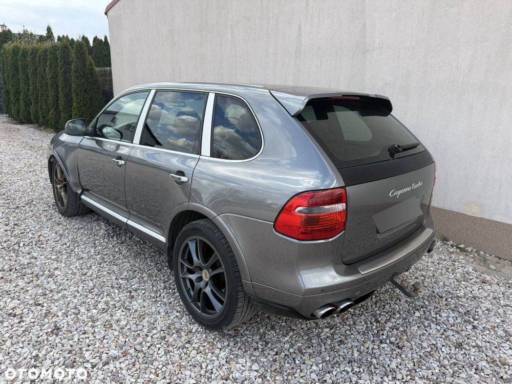 Porsche Cayenne - 5