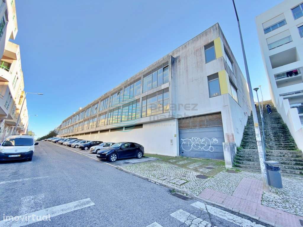 Edifício de Escritórios com logradouro e Parqueamento, Rinchoa - Grande imagem: 2/22