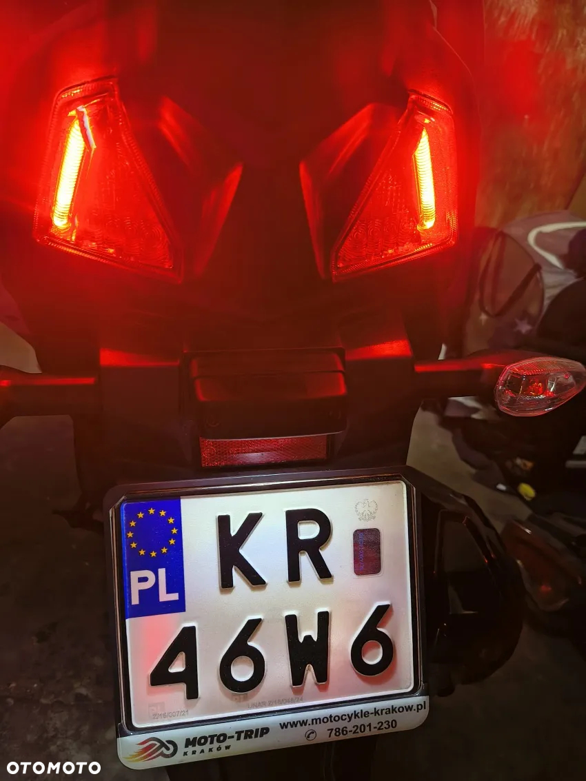 Suzuki Avenis - 18