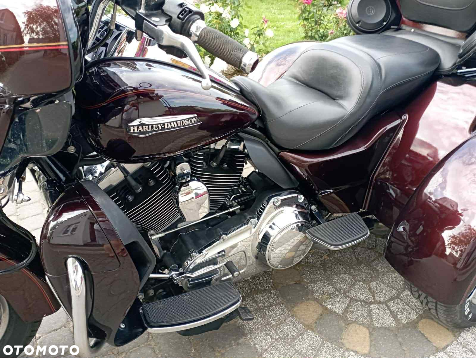 Harley-Davidson FLH Electra Glide - 12