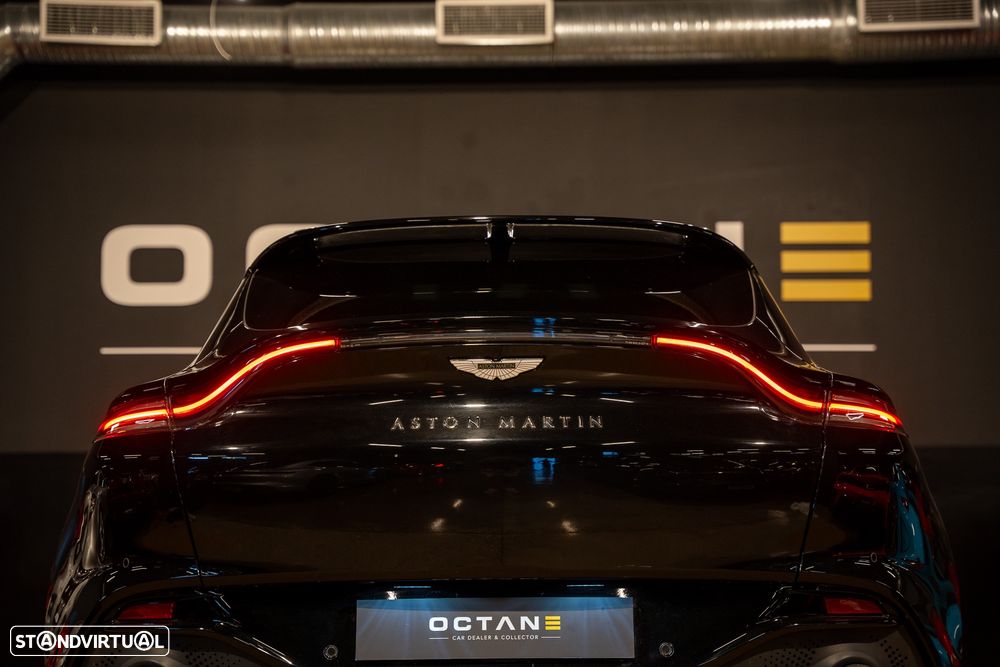 Aston Martin DBX - 10