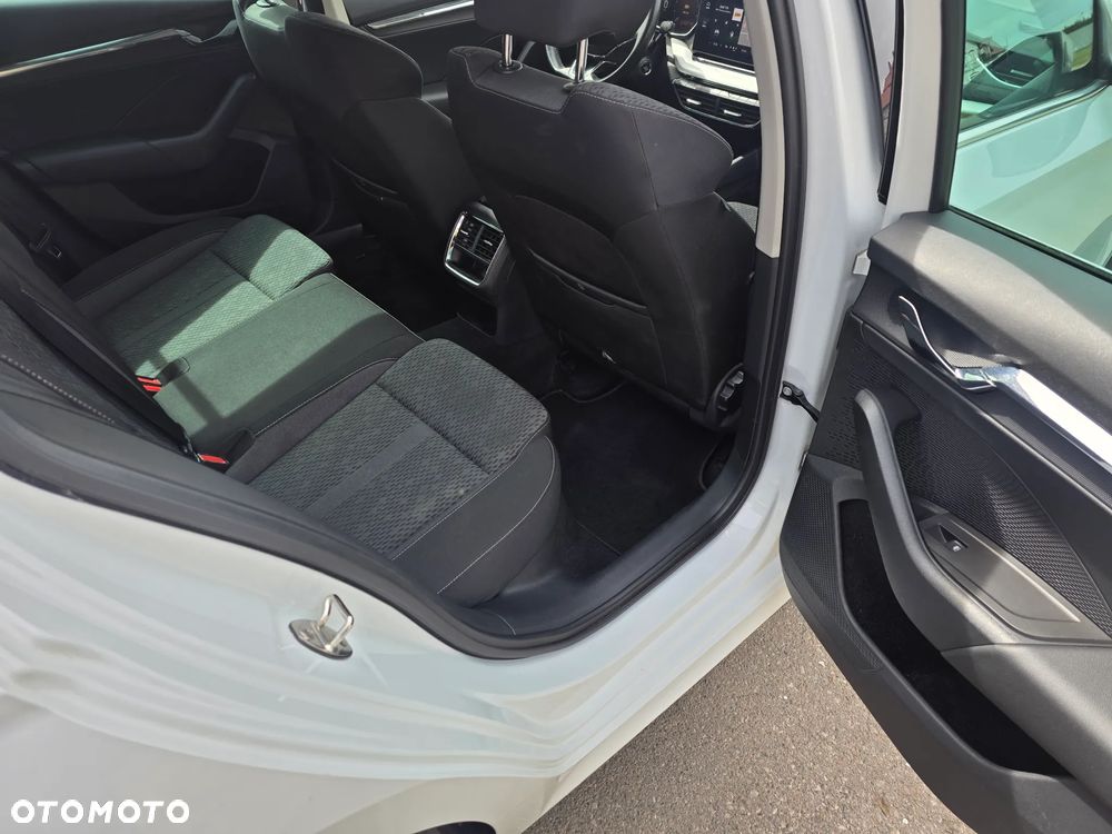 Skoda Octavia 2.0 TDI DSG Ambition - 21