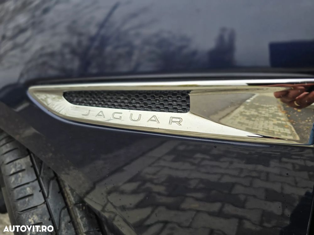 Jaguar F-Pace 30t AWD Portfolio - 29