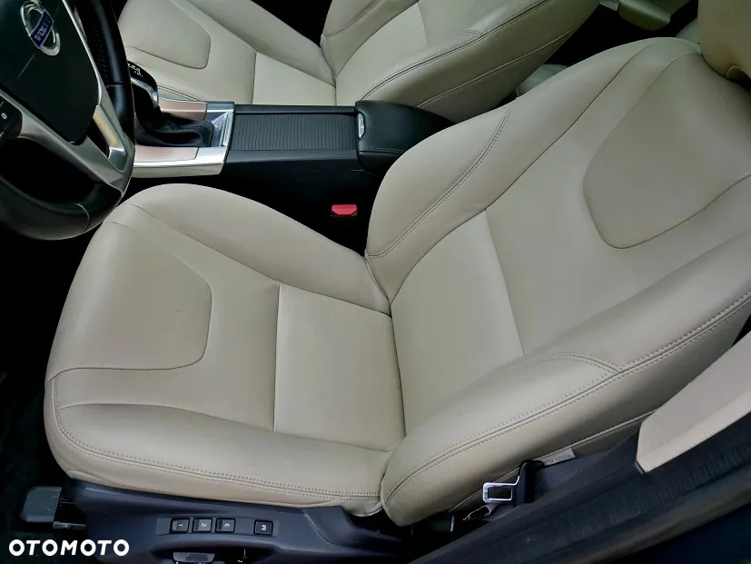 Volvo XC 60 D3 Geartronic Momentum - 31