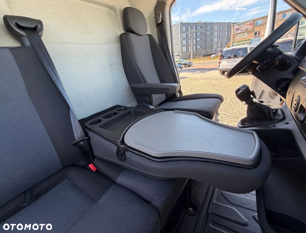 Renault MASTER L2H2 VAN Extended Grip przystosowany fabrycznie do jazdy po grząskim terenie, Mocny silnik 2.3dci 150KM Wzmocniony DMC:3.5t Ładowność 1361kg, Klimatronic, Fotel PNEUMATYCZNY, Kamera cofania, Parktroniki, Minibar, Tempomat, MP3, Bluetooth, USB, Lustro Wide View, Zawiasy drzwi 270', Zabudowa ładowni z instalacją DEFA 230V pod Serwis lub Warsztat, Nowe opony zimowe! - 11
