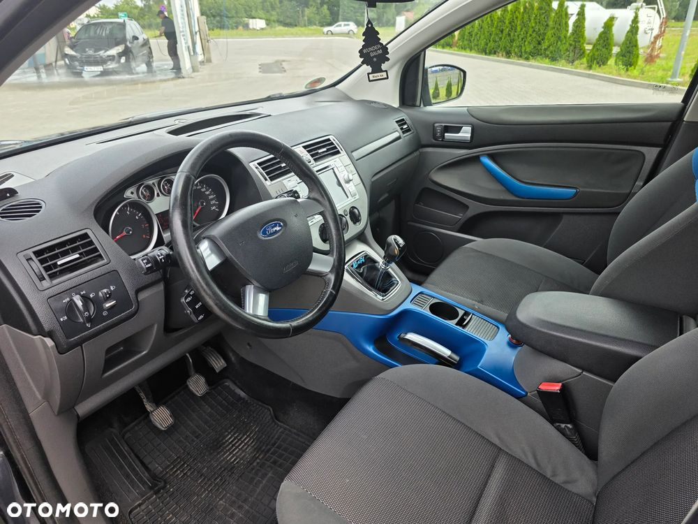 Ford Kuga 2.5 4x4 Titanium - 14