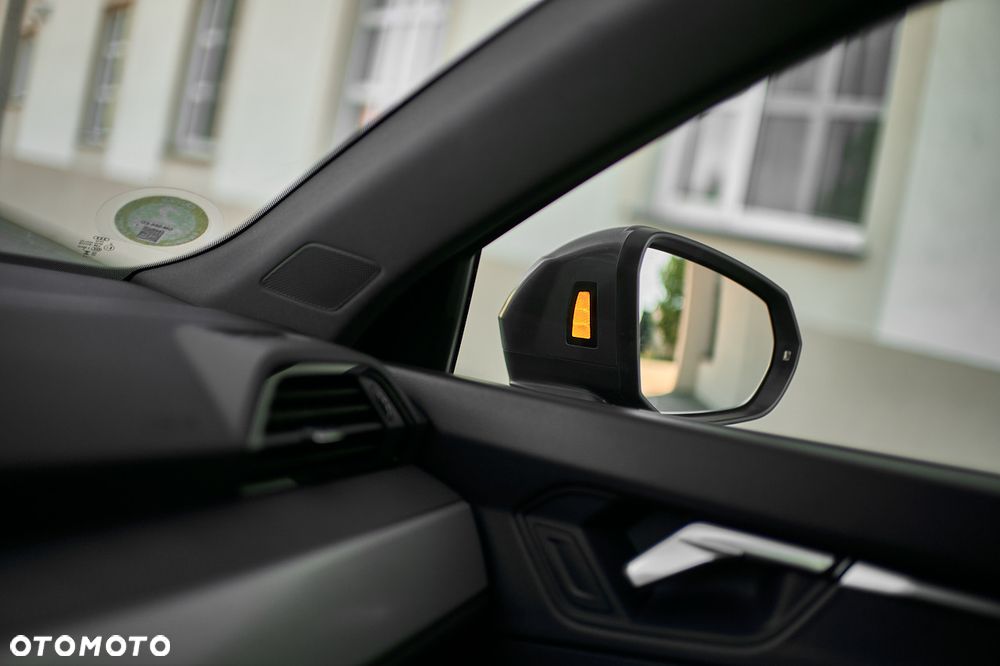 Audi Q3 35 TDI S tronic S line - 40