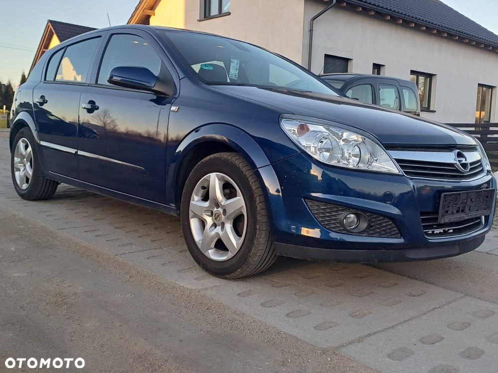 Opel Astra 1.6 Elegance Easytronic - 2