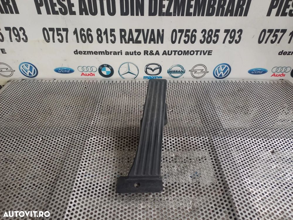 Pedala Acceleratie Bmw F30 F31 2.0 Diesel N47D20D Cod  - Dezmembrari Arad - 1