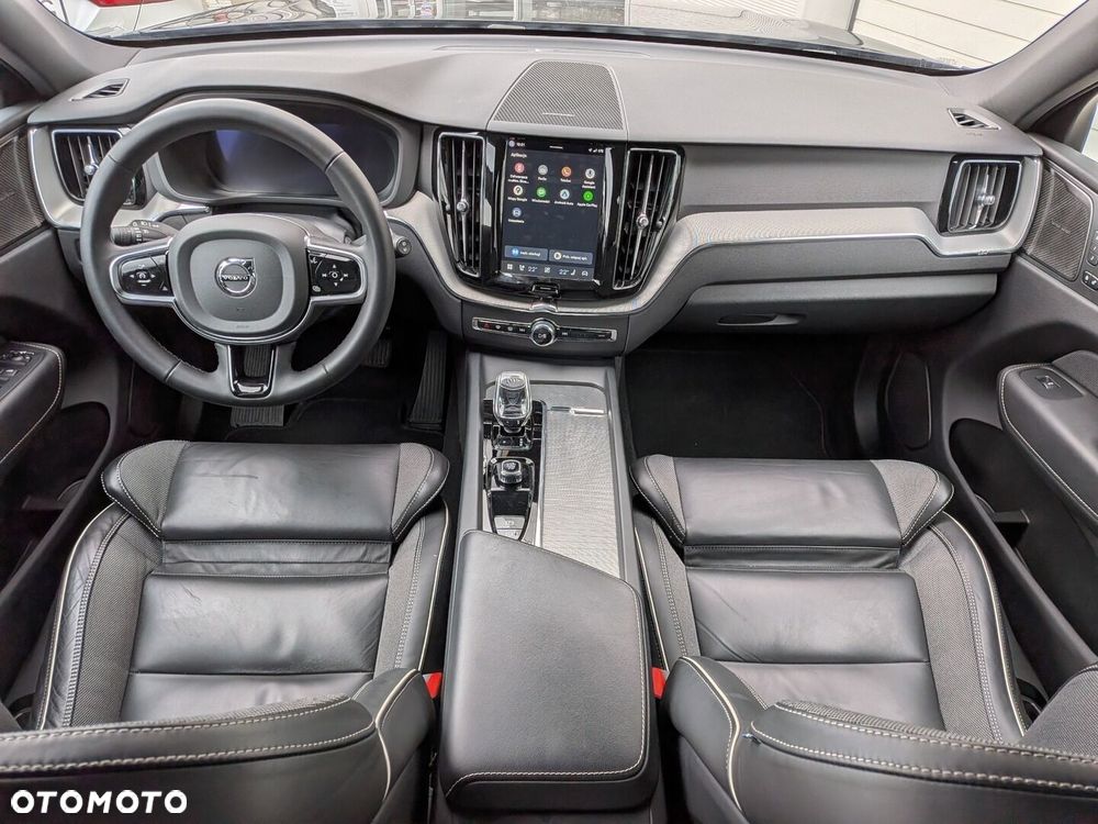 Volvo XC 60 B4 D AWD Ultimate Dark - 28