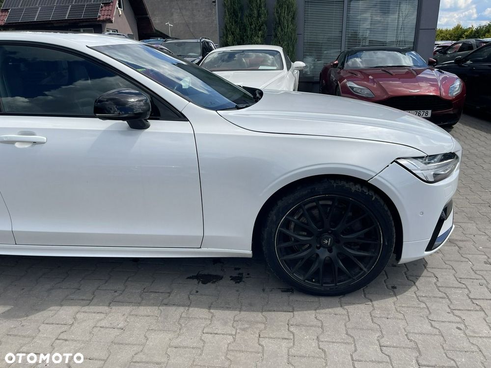 Volvo S90 T8 AWD Plug-In Hybrid R-Design - 4