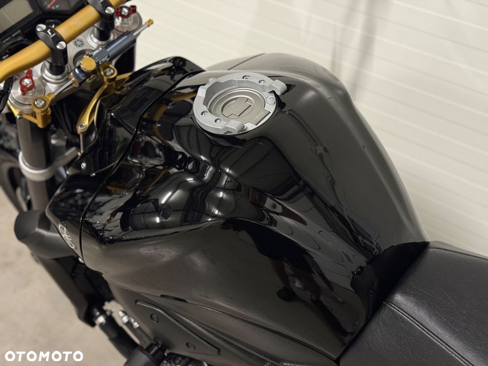 Yamaha FZ - 28