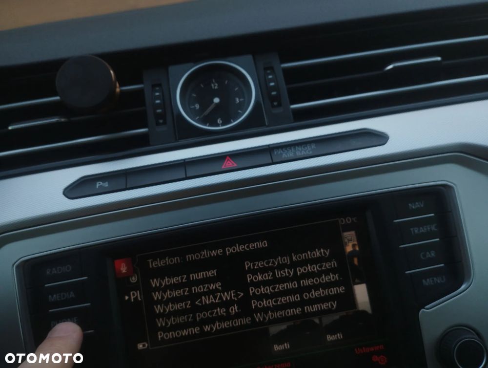 Volkswagen Passat 2.0 TDI SCR DSG Comfortline - 26