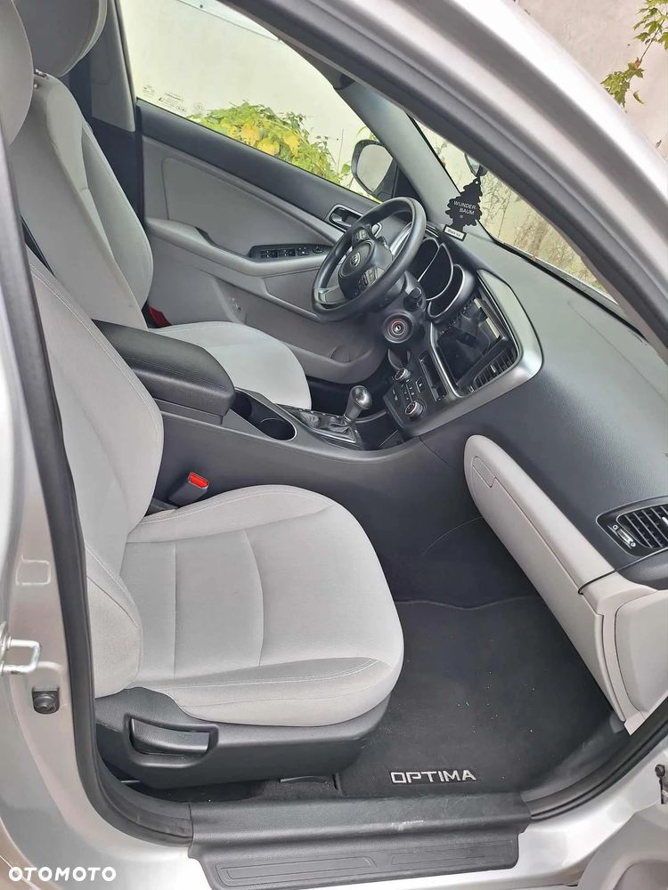 Kia Optima - 11