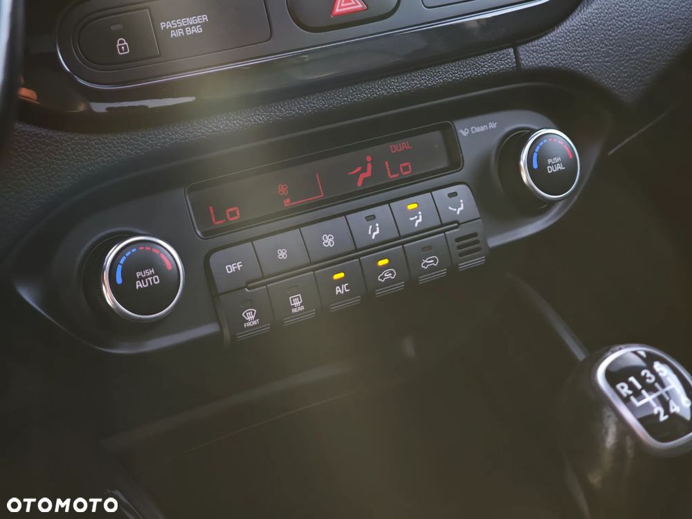 Citroën C4 Picasso 2.0 HDi FAP EGS6 Exclusive - 23