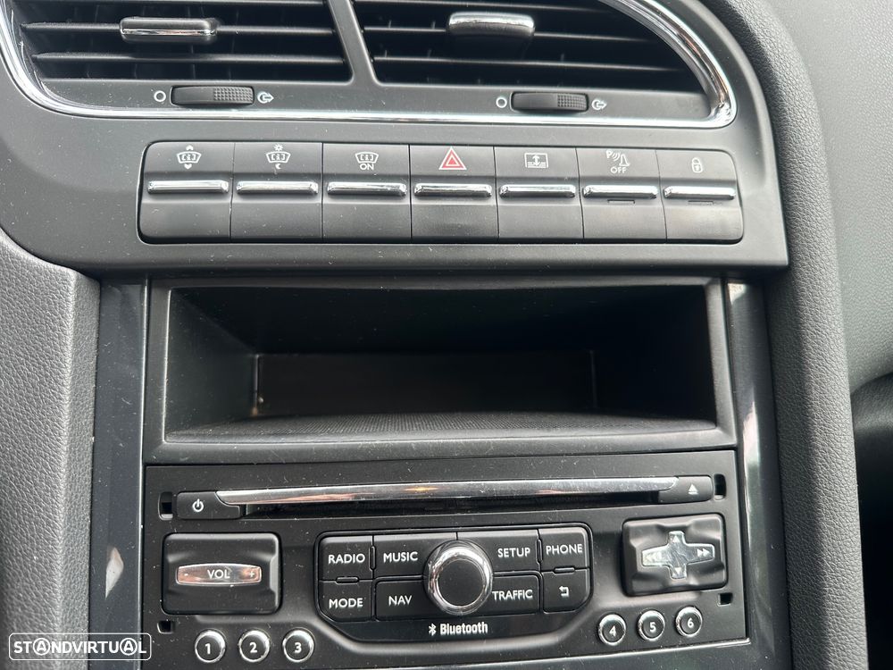 Peugeot 5008 1.6 BlueHDi Allure - 20
