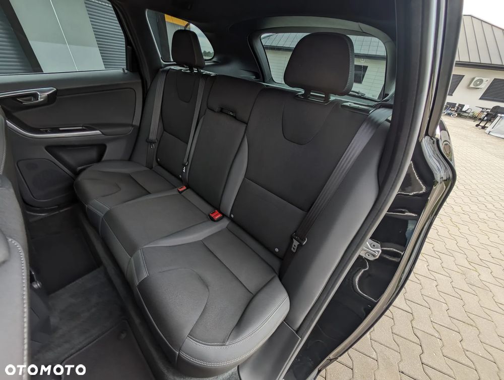 Volvo XC 60 D4 Momentum - 38