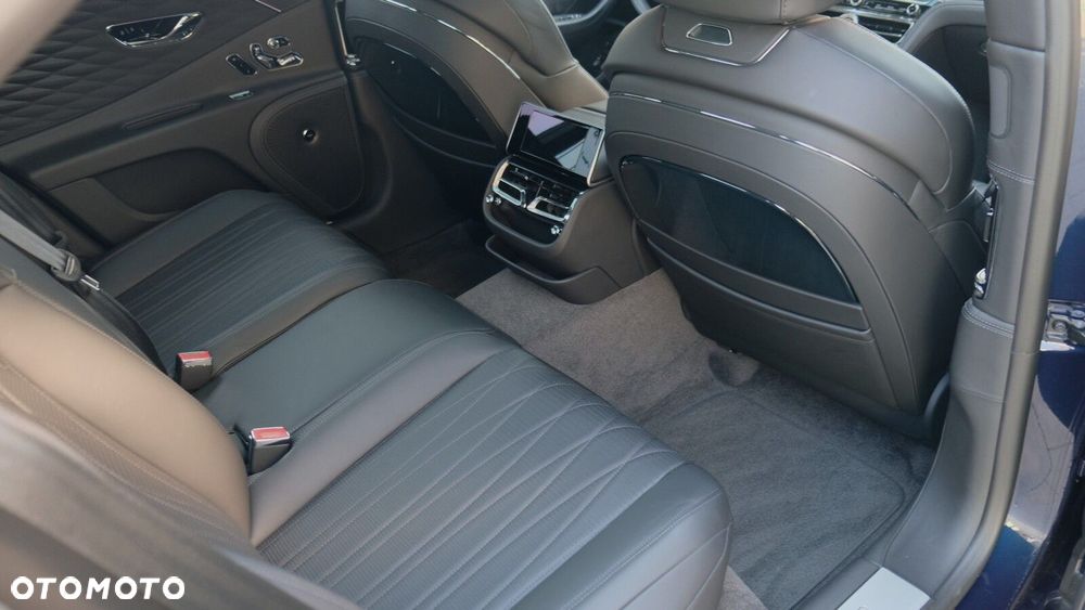 Bentley Flying Spur - 32