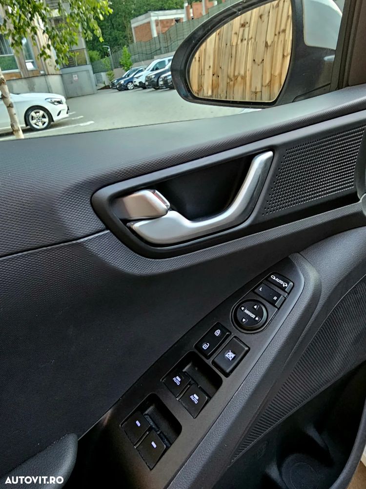 Hyundai IONIQ - 32