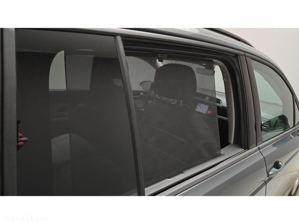 Volkswagen Touran - 28