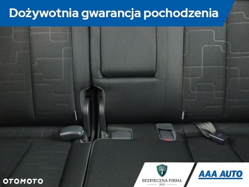 Kia Venga - 12