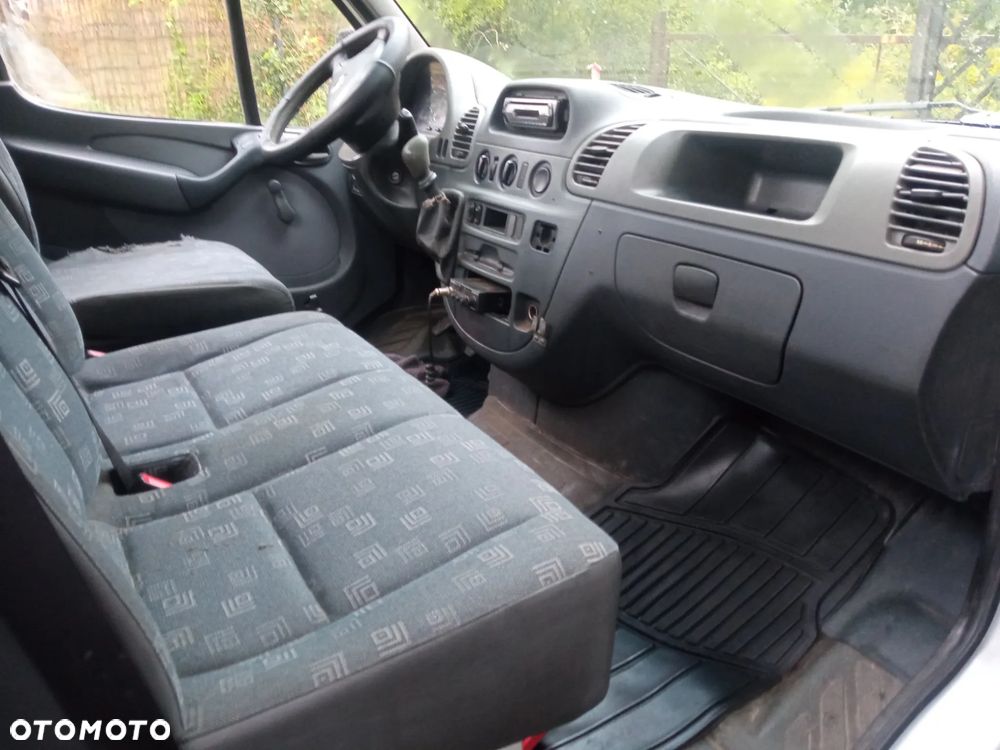 Mercedes-Benz Sprinter - 4