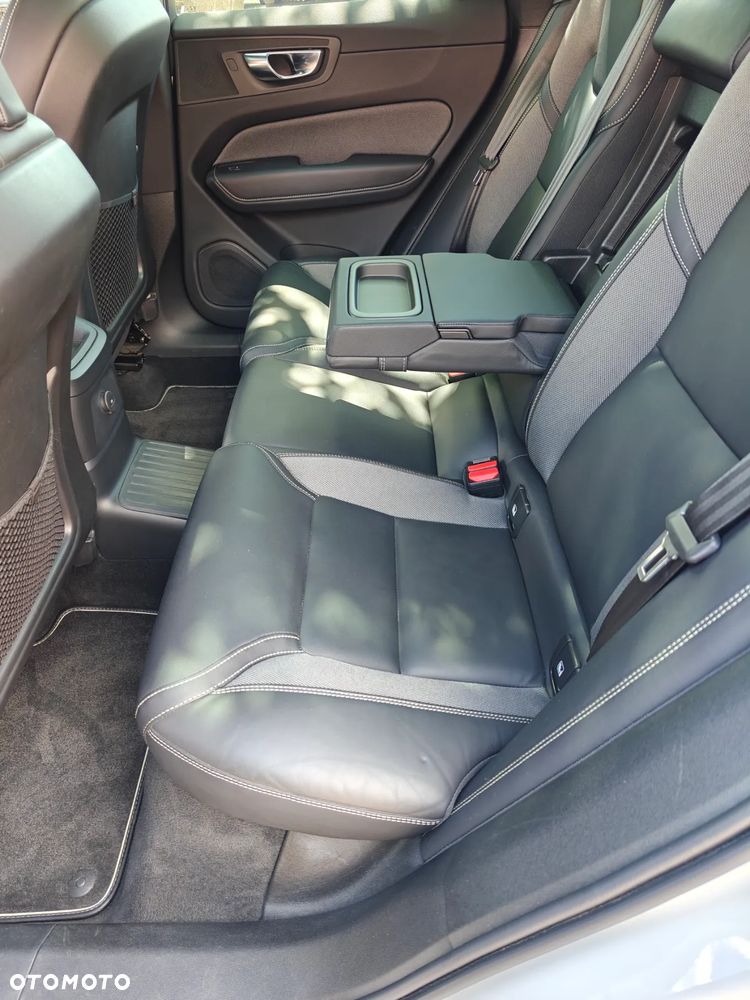 Volvo XC 60 T8 AWD Recharge Geartronic RDesign - 16