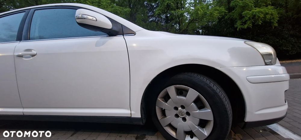 Toyota Avensis - 21