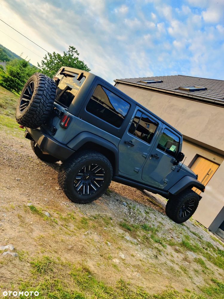 Jeep Wrangler - 8