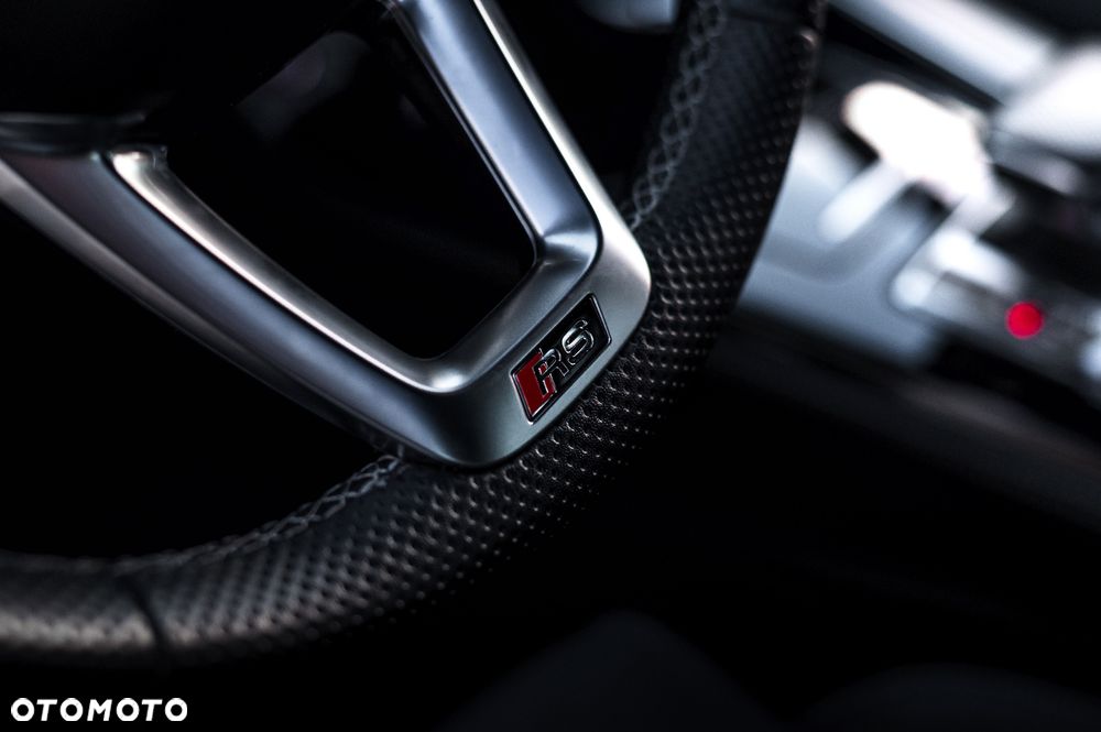 Audi RS4 Avant - 16