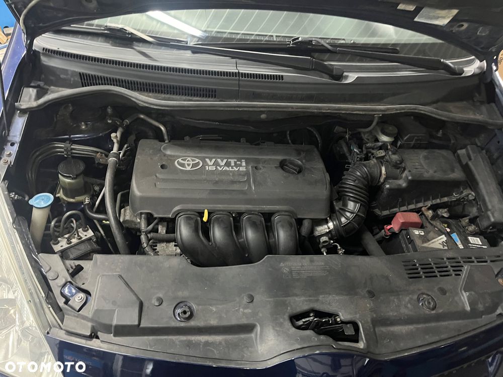Toyota Corolla Verso 1.8 Prestige - 19