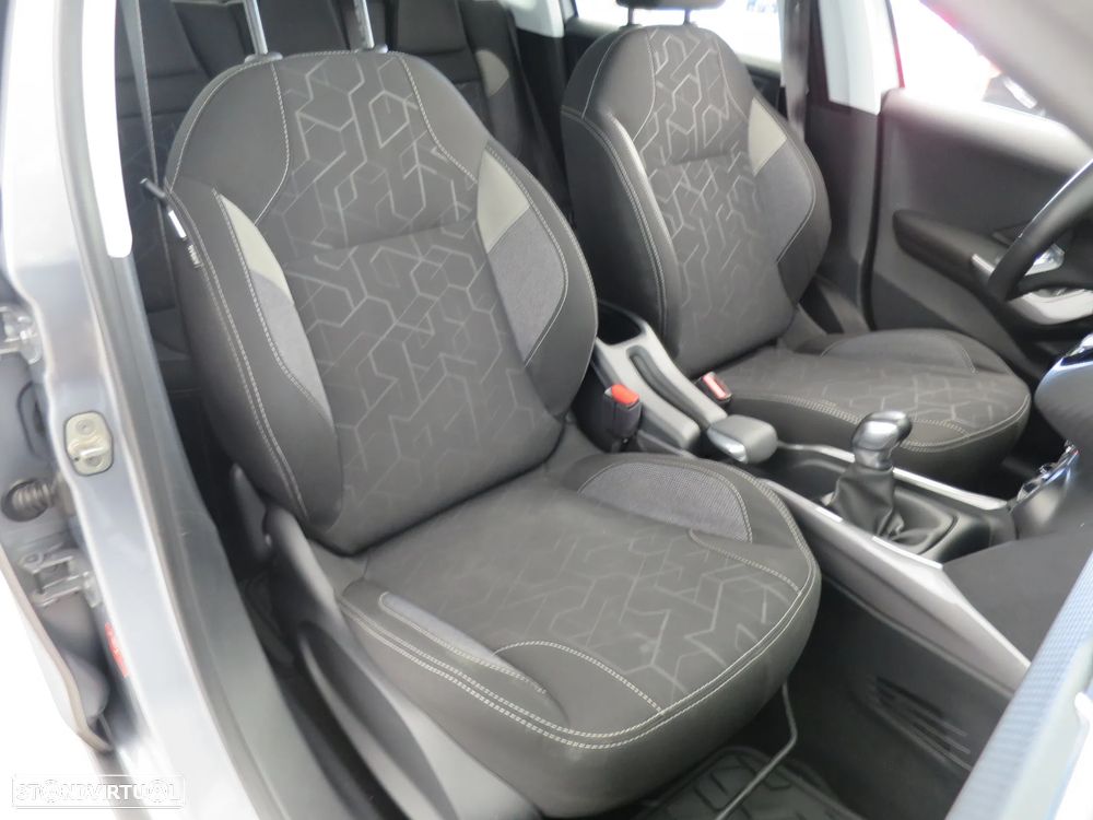 Peugeot 2008 1.2 PureTech Style - 14