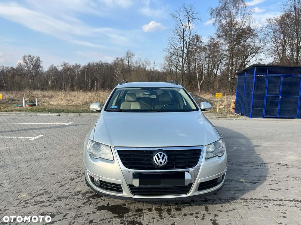 Volkswagen Passat - 1