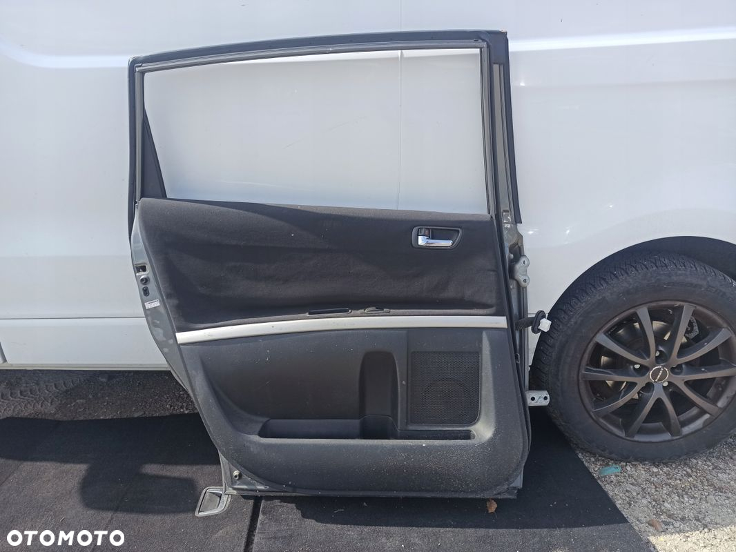 Drzwi lewy tył kompletne TOYOTA COROLLA VERSO II 1C3 04-09 - 13