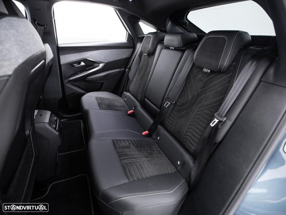 Peugeot E-3008 GT - 11