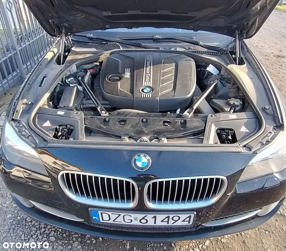 BMW Seria 5 525d xDrive - 2