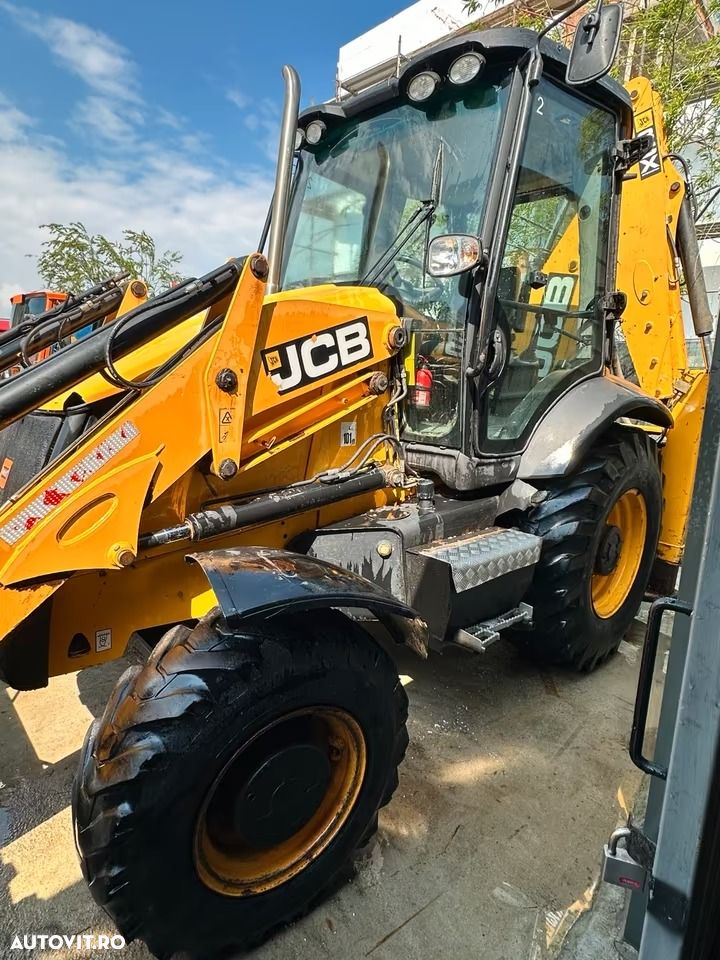 JCB 3cx - 11