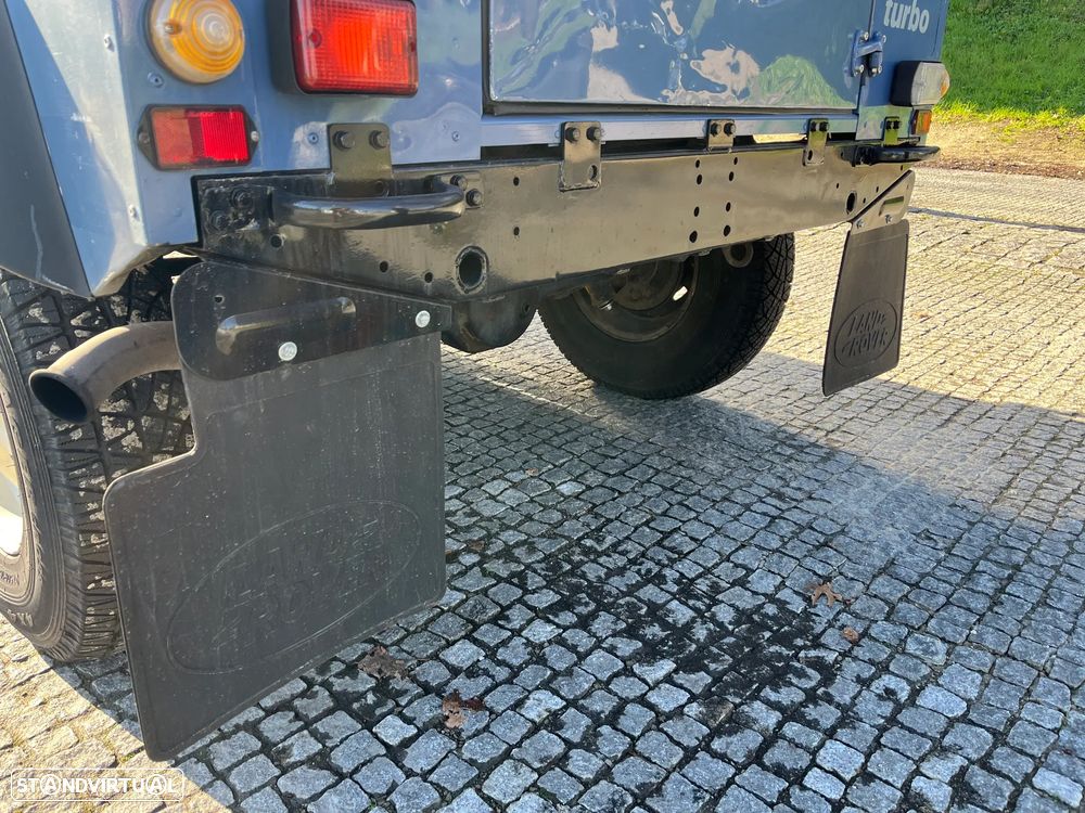 Land Rover Defender - 12