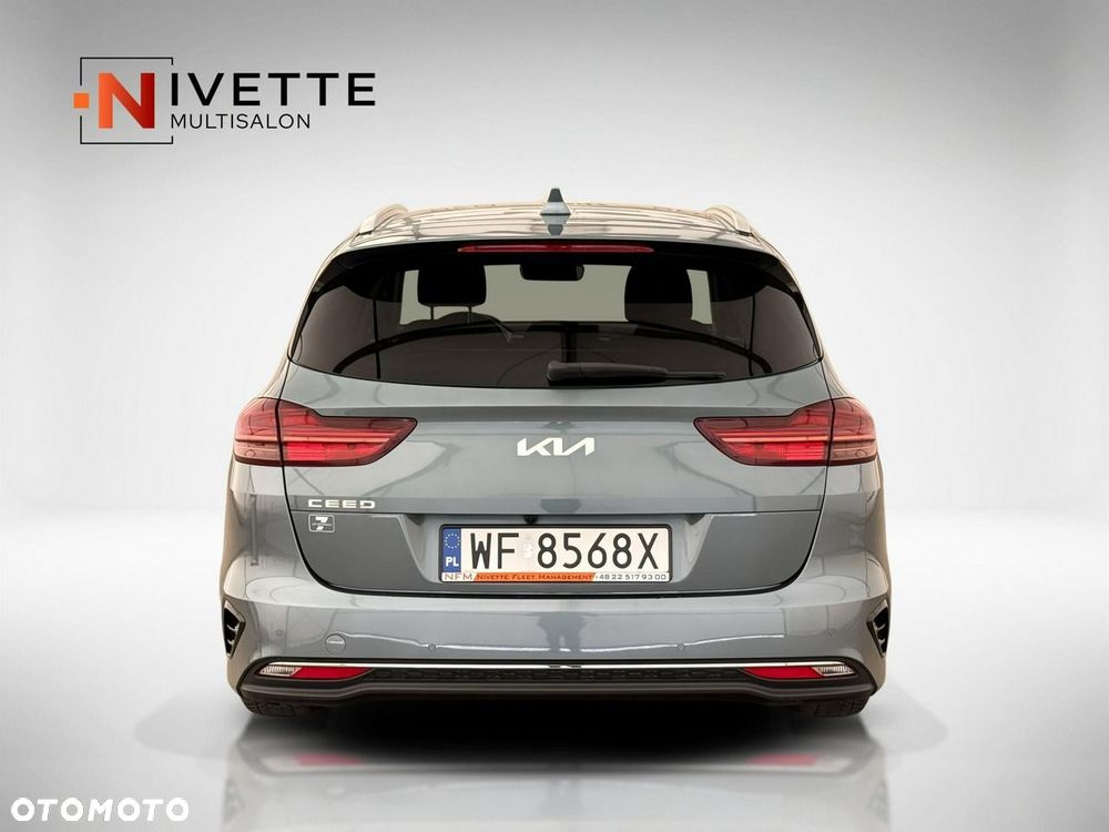 Kia Ceed - 10