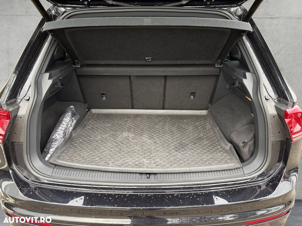 Volkswagen Tiguan - 11