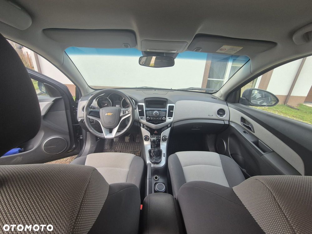 Chevrolet Cruze 1.6 Base - 6