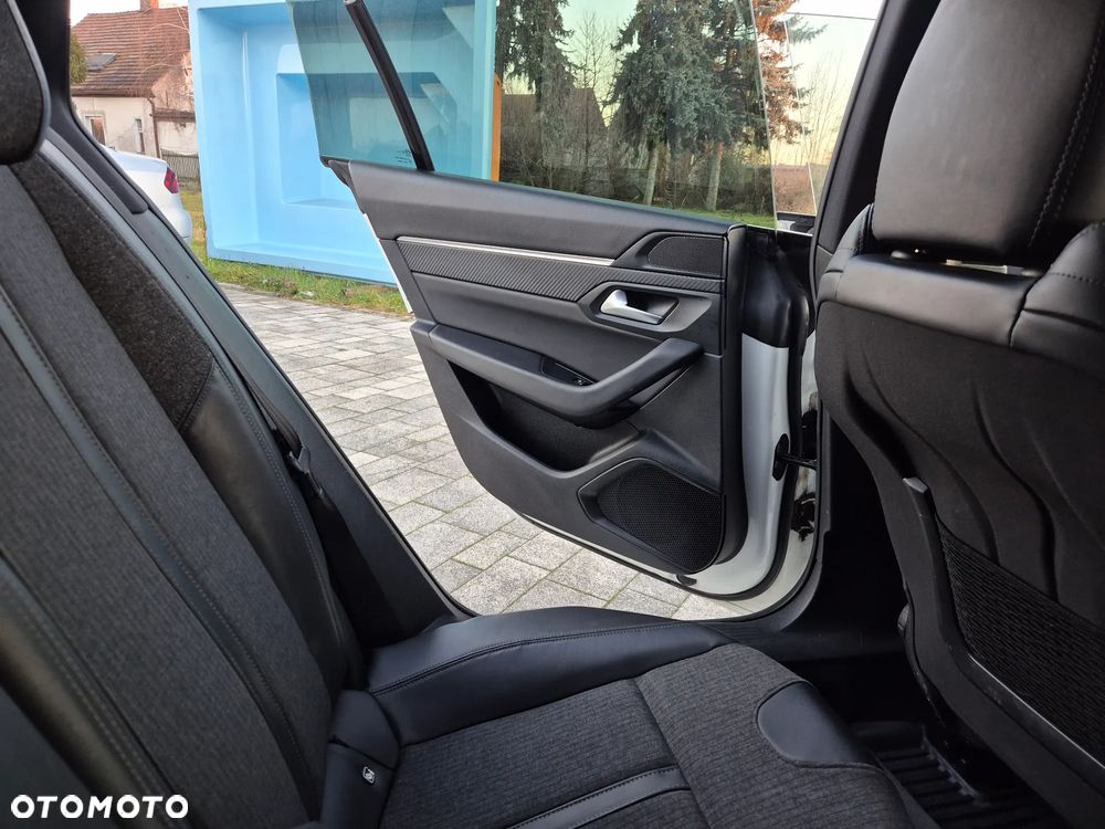 Peugeot 508 BlueHDi 130 EAT8 Allure - 14