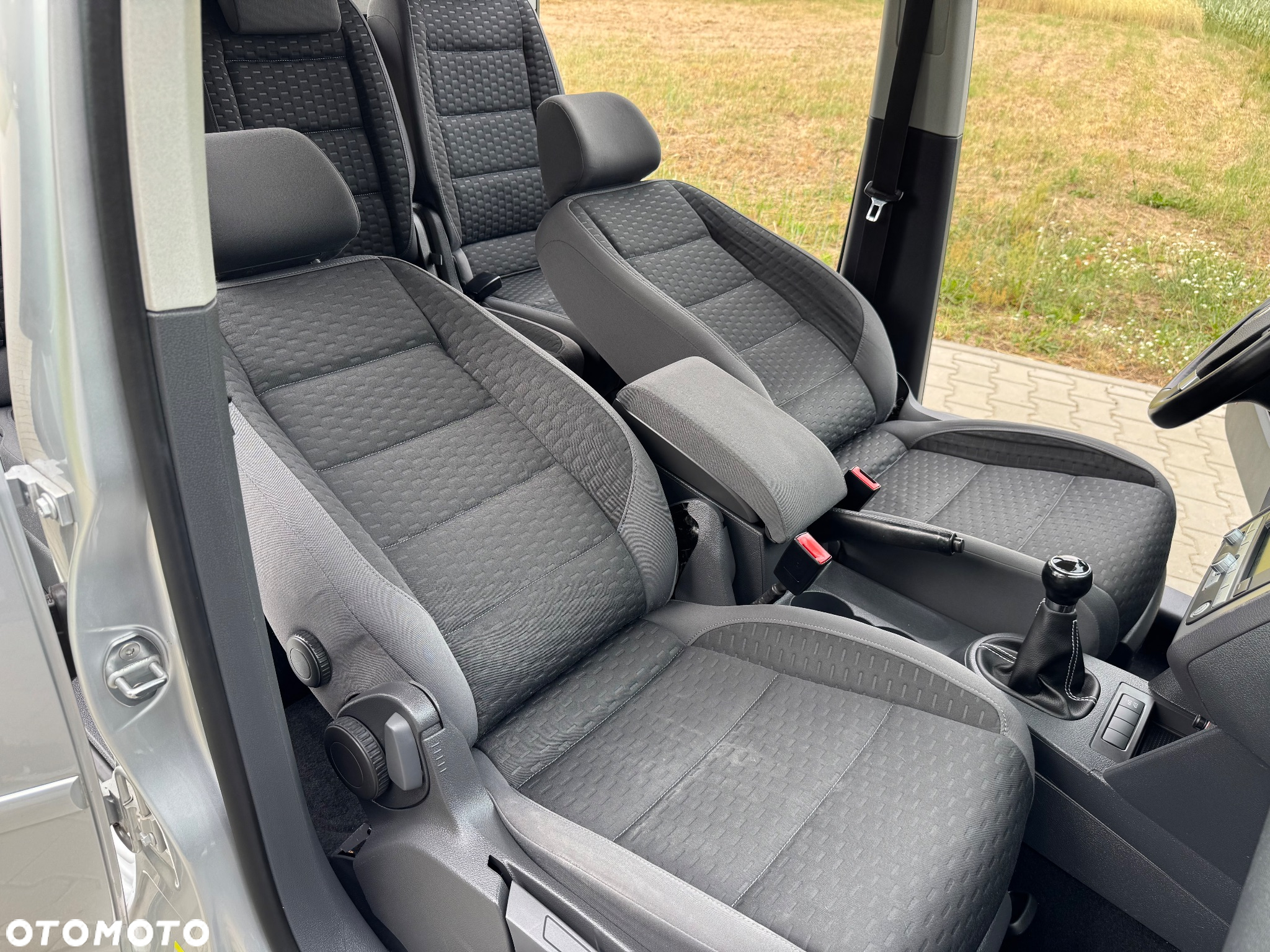 Volkswagen Touran 1.9 TDI DPF Blue Motion Highline - 35