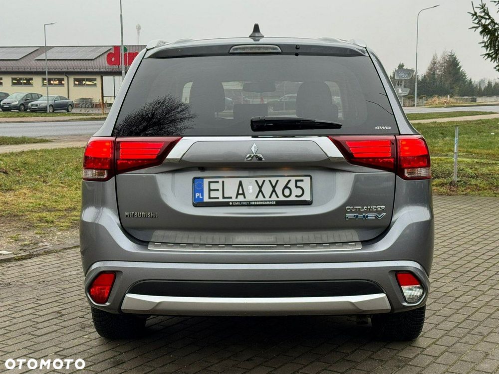 Mitsubishi Outlander - 17