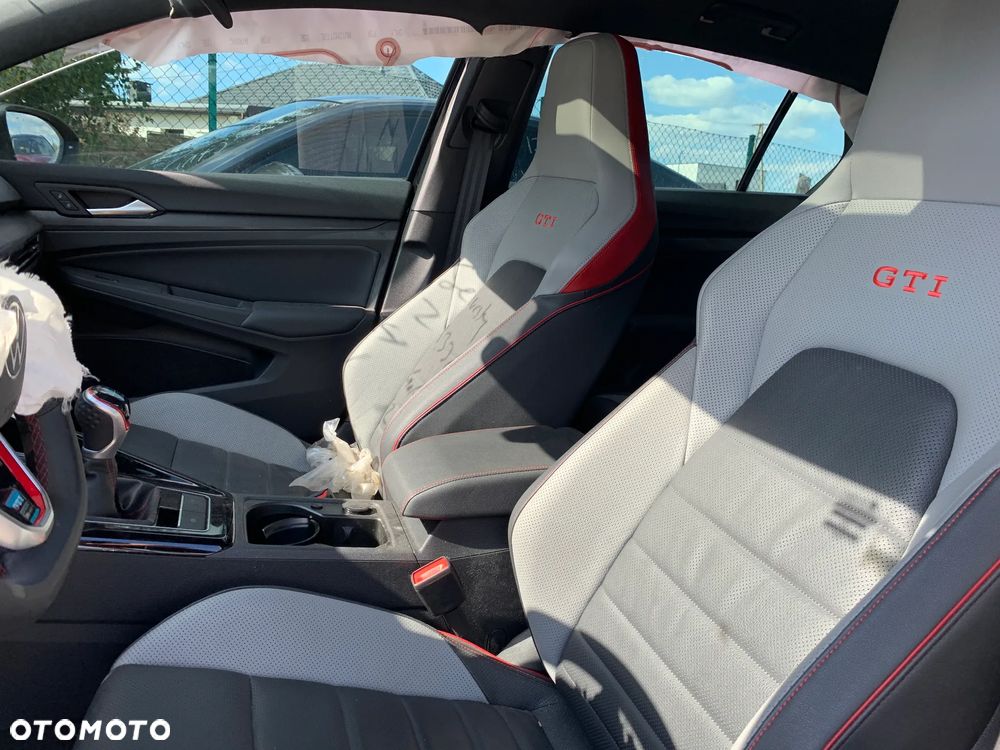 Volkswagen Golf - 12